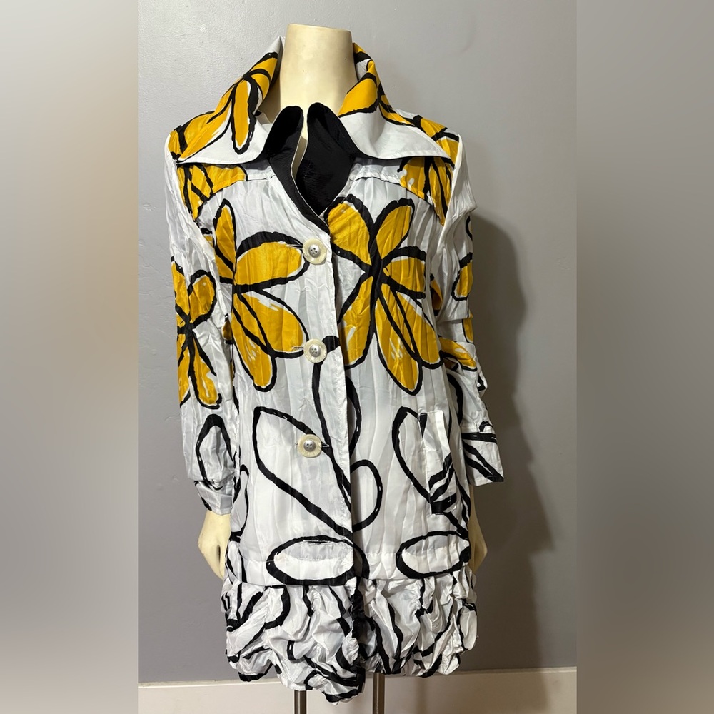 UbU MOD light Jacket  Reversible Pleated White/ Black/ Yellow Floral Size M